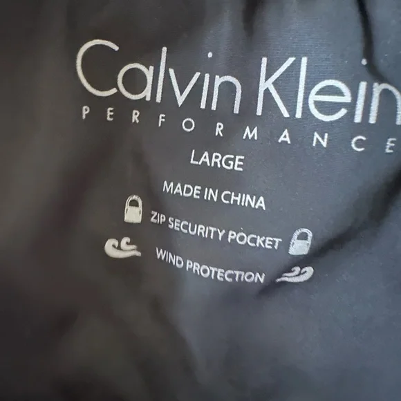 Calvin Klein vest with fur collar - Picture 5 of 5